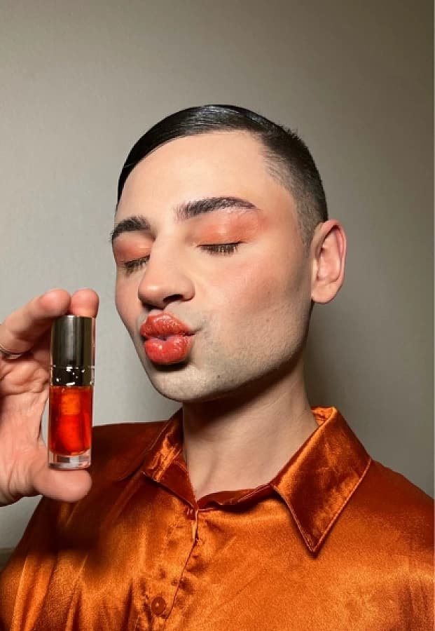 Bild von Person mit Make-up